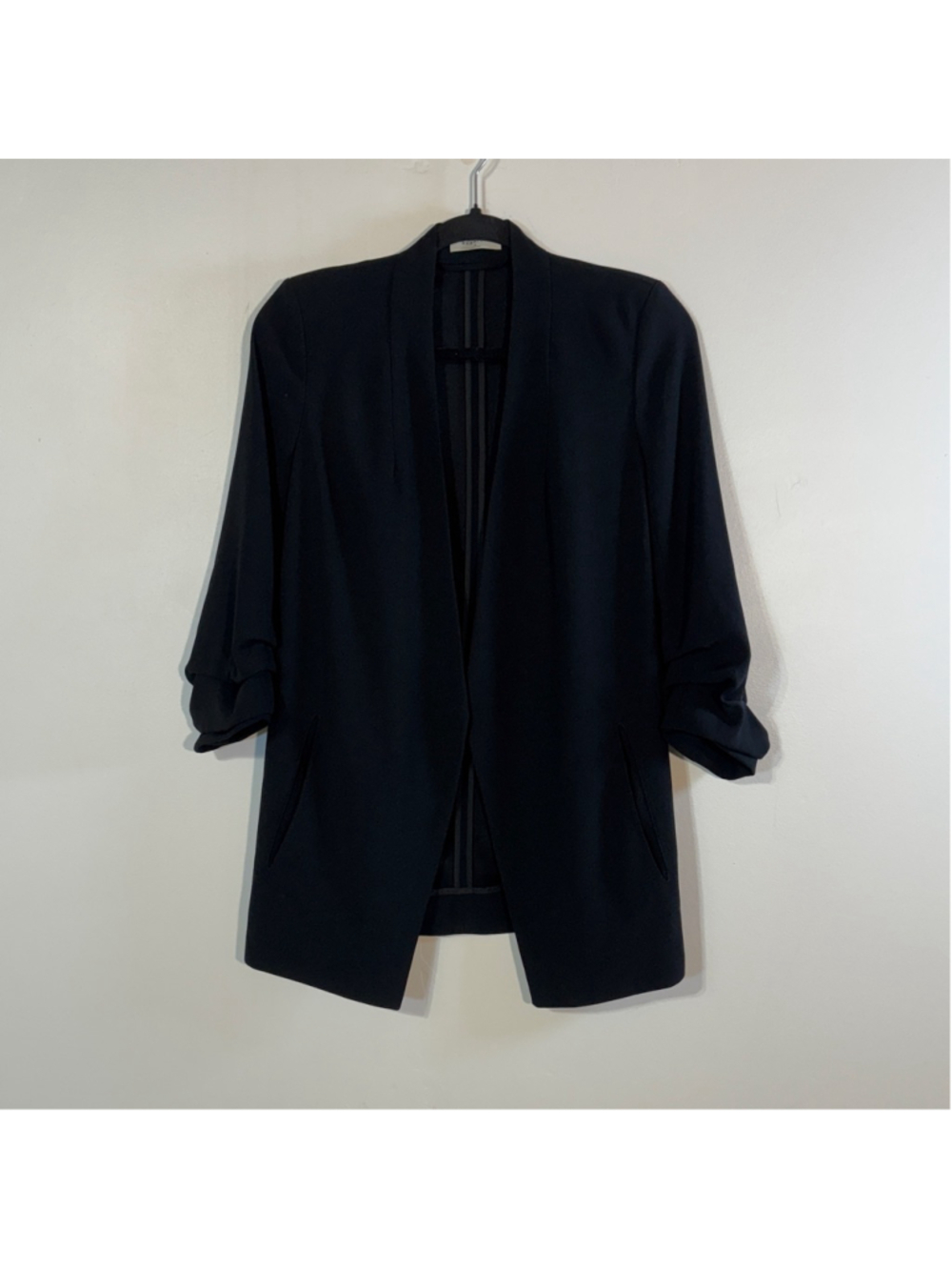 Babaton Power Hip Blazer Jacket Women’s Size 4 Black Tacked Sleeves Aritzia - Picture 3 of 11
